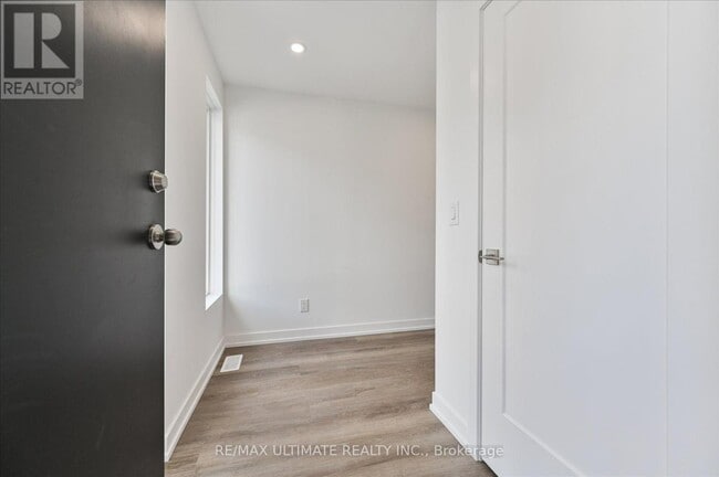Building Photo - 21 Lappin Ave
