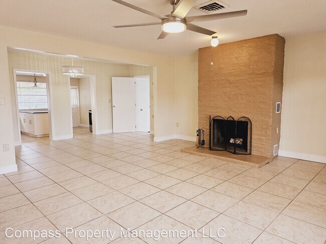 Building Photo - 3 br, 3 bath House - 740 Riviera Street