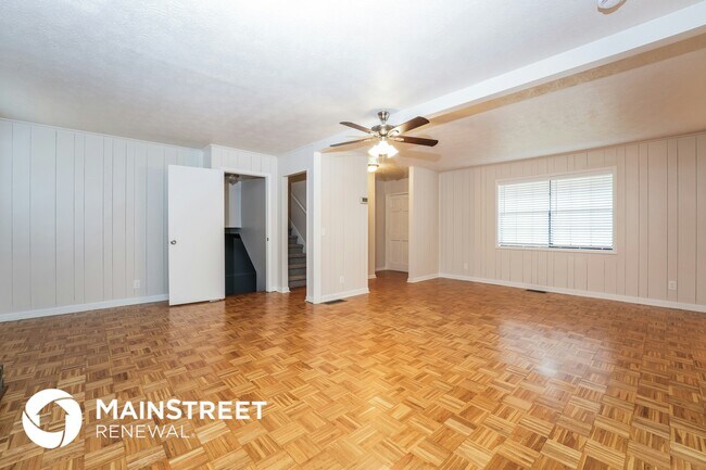 Building Photo - 2236 Kings Forest Dr SE