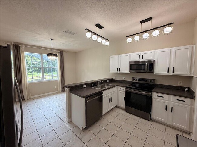 Building Photo - 260 Blue Jay Way