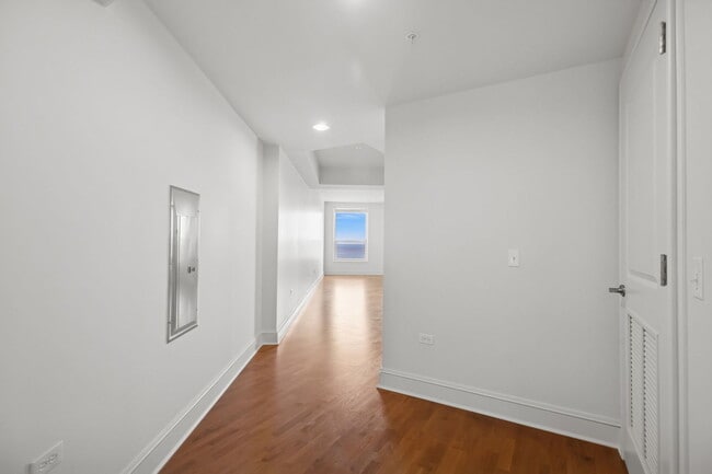 Foto del edificio - 850 N Lake Shore Dr
