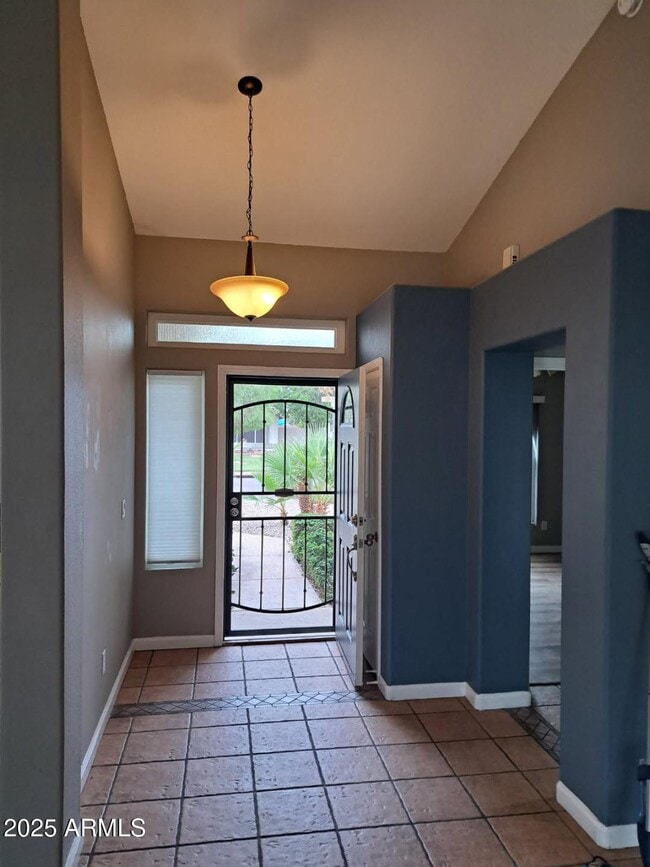 Building Photo - 441 N Leoma Ln