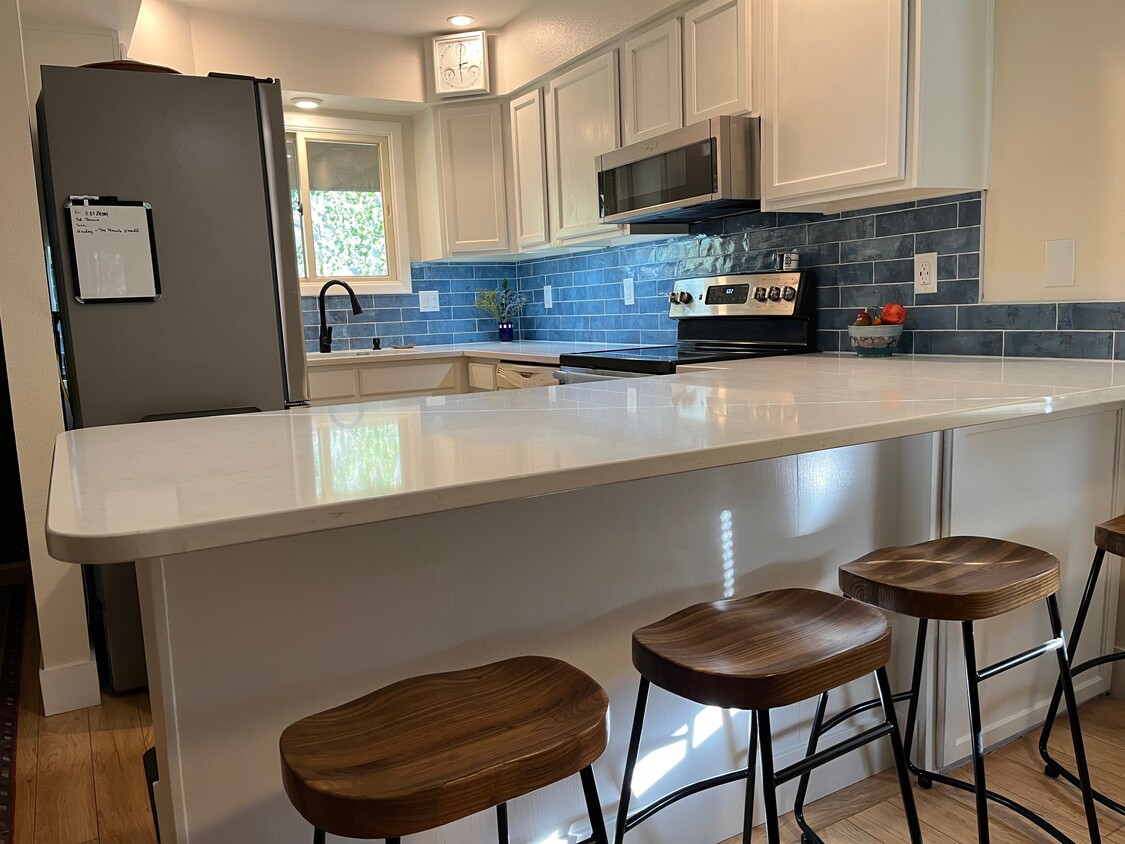 Foto principal - 310 Hillcrest Dr