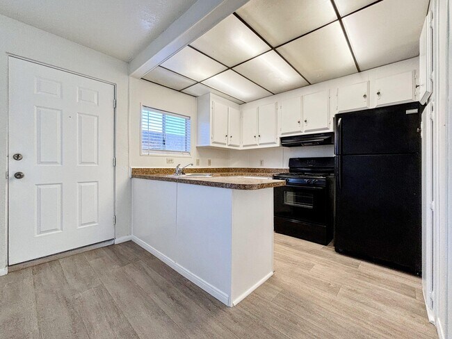 Foto del edificio - 40215 Harris Ln