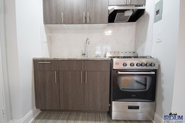 Foto del edificio - 296-310 S Harrison St - 308-1