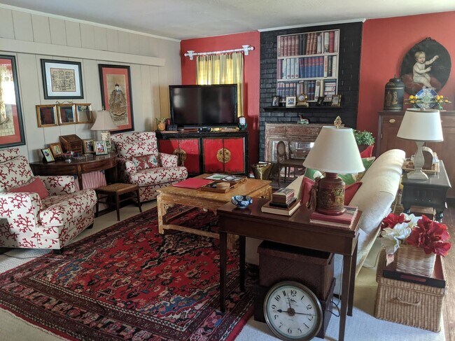 Livingroom - 2057 Junction Ave