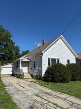 Building Photo - 807 Knapp St