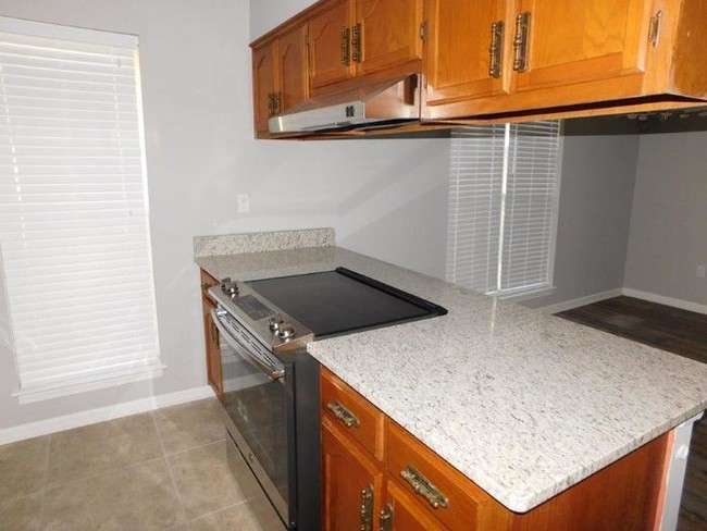 Foto del edificio - 6425 Walnut Grove Rd