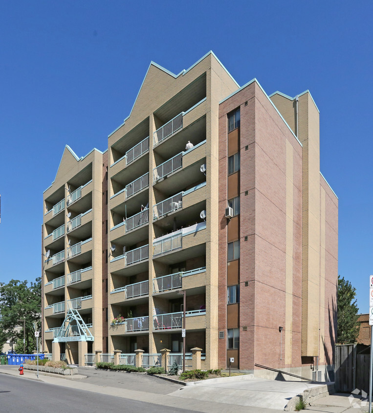 Primary Photo - Central Place