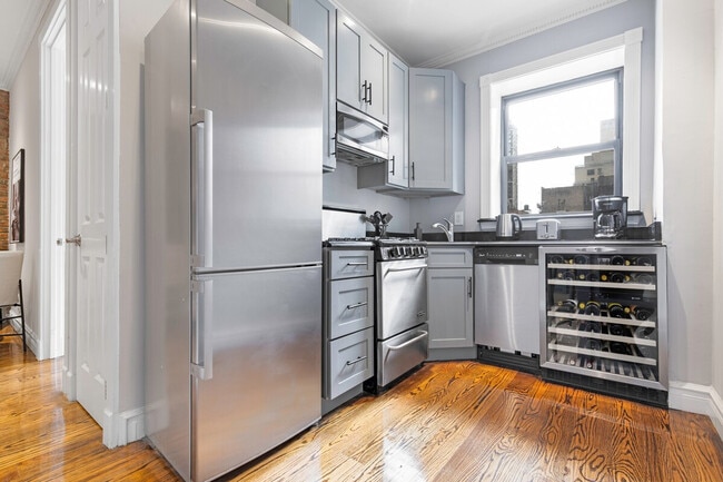 Foto del edificio - 249 E 48th St