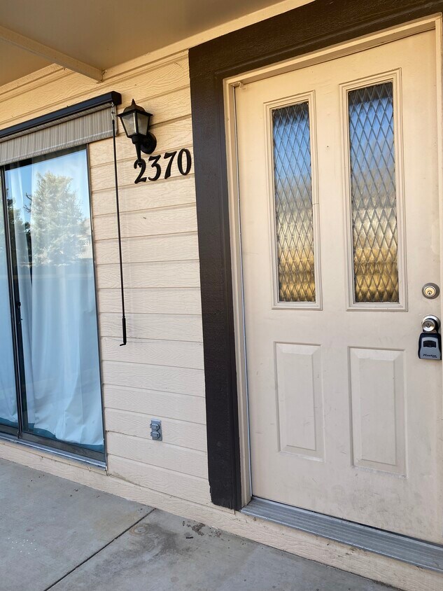 Foto principal - 2370 Lexington Village Ln
