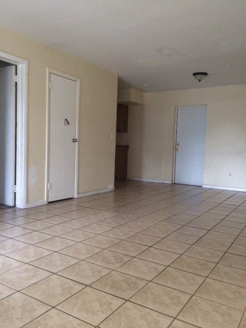 Building Photo - 4 Bed 2.5 Bath Single Family Home for Rent...