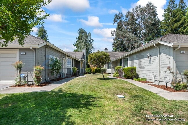 Building Photo - 871 Praderia Cir