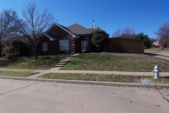 Building Photo - 8301 Bells St