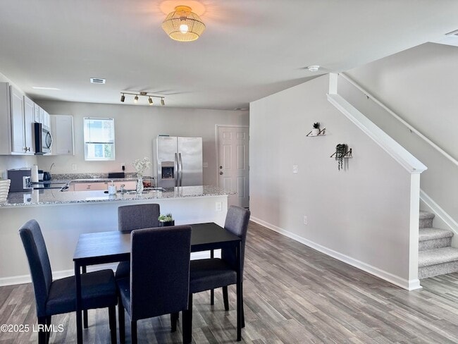 Building Photo - 23 Island Breeze Ln