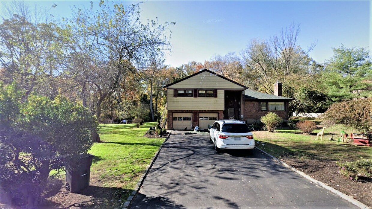 13 Gay Dr, Kings Point, NY 11024 House for Rent in Kings Point, NY