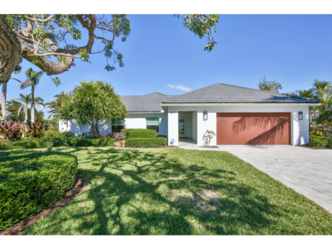 Foto del edificio - Beautifully renovated home in Bird Key, Sa...