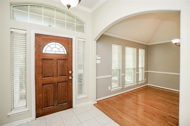 Building Photo - 12307 Green Trails Dr