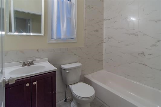 Foto del edificio - New Construction - 2 Family