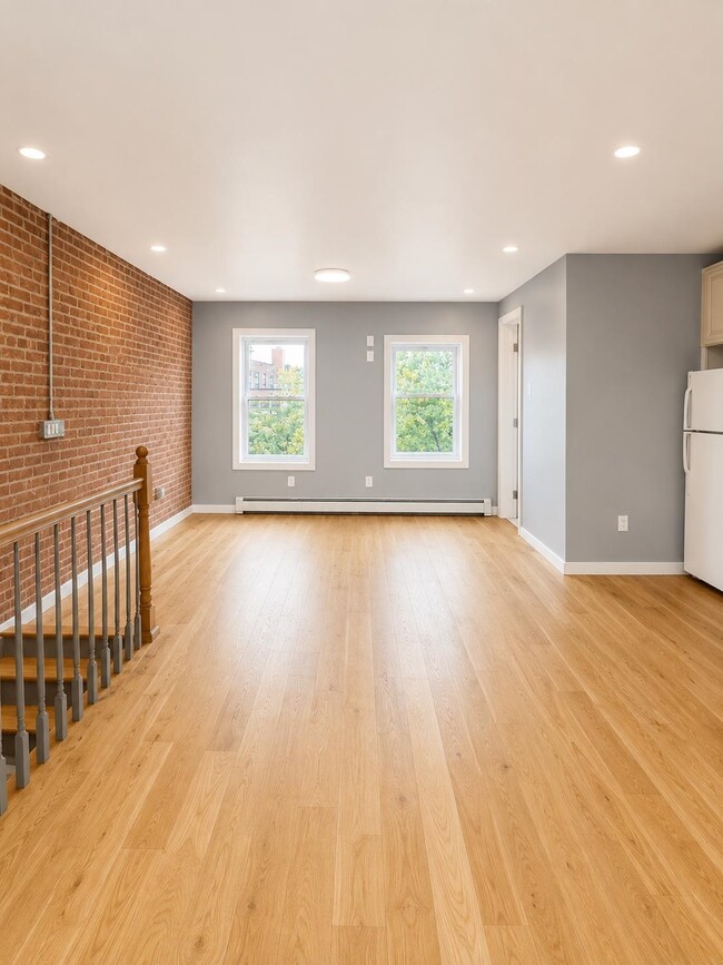 Building Photo - 130 Monticello Ave