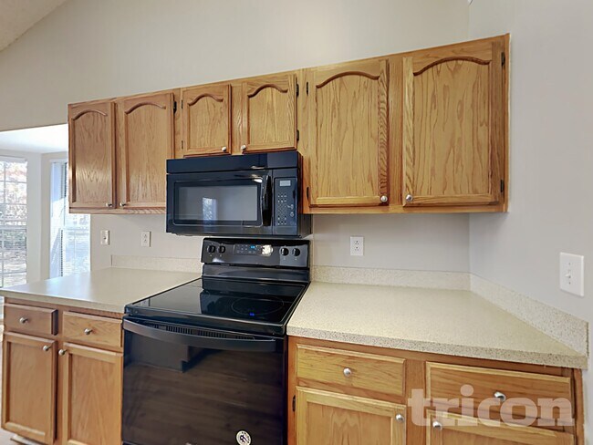Building Photo - 5207 Hedgecrest Pl