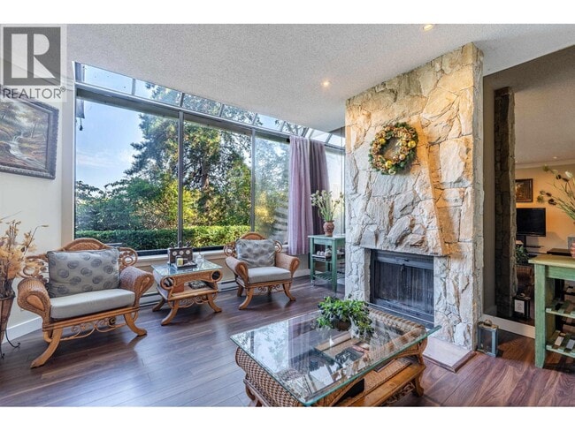 Building Photo - 1200 Island Park Walk