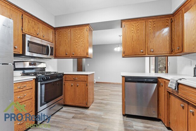 Foto del edificio - 3 Bedroom Plus Den Home