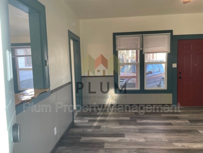 Building Photo - 1505 Sherwood St