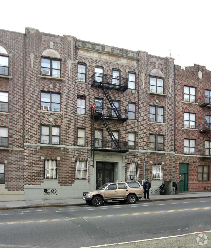 Foto principal - 1600 Bedford Ave