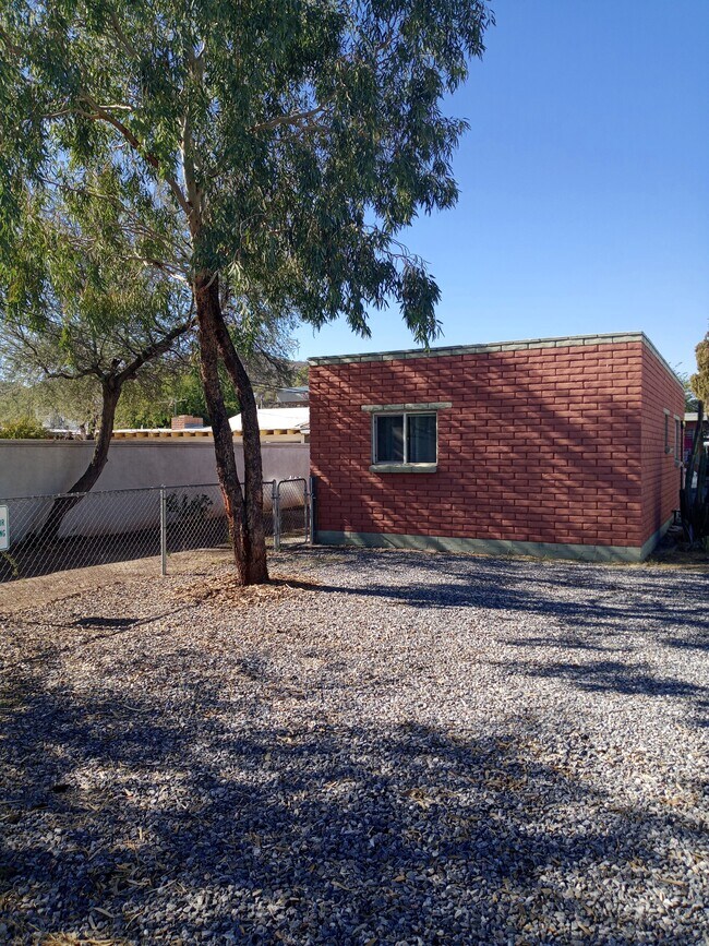 Foto del edificio - 244 N Westmoreland Ave