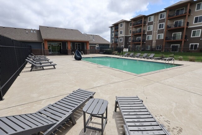 Foto del edificio - Welcome to Huntington Village