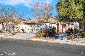 Building Photo - 10992 Vallerosa St