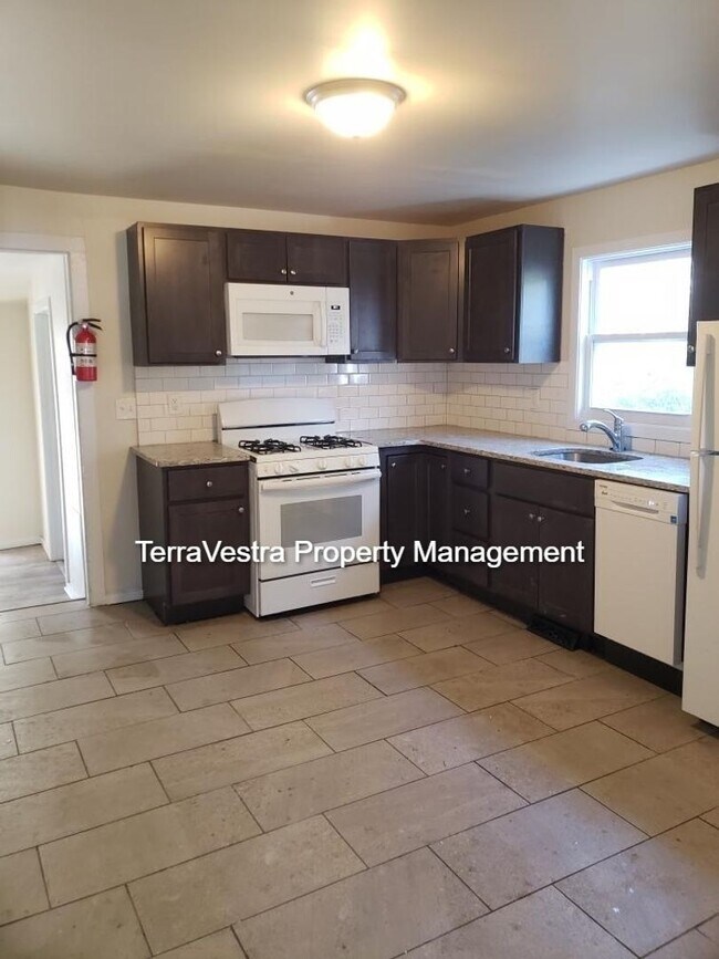 Building Photo - 912-914 North St, Millville, NJ 08332