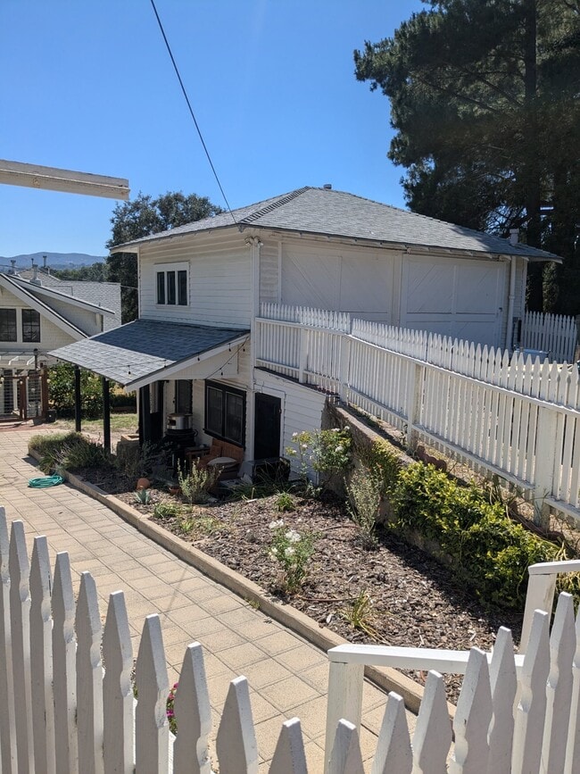 Building Photo - 5350 Mariquita Ave