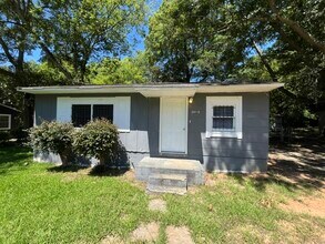 Building Photo - 2919 Sommers Dr