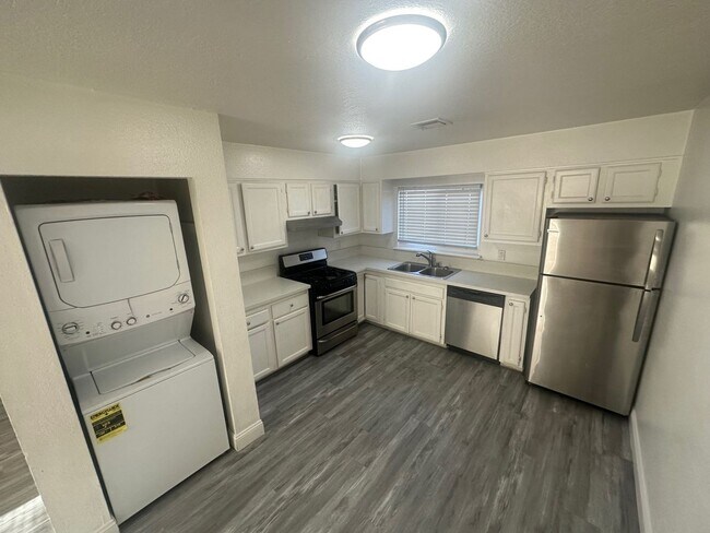 Foto del edificio - 6945 Mendon Ln