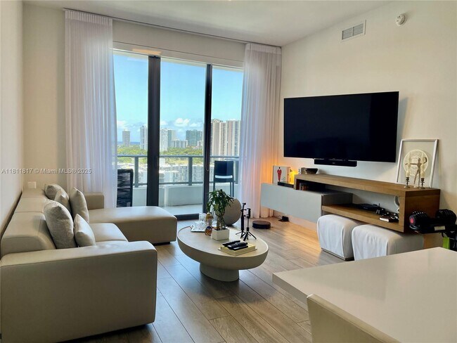 Foto del edificio - 2960 NE 207th St