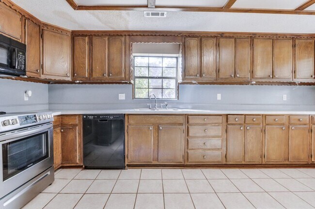 Foto del edificio - 3 bed, 2 bath home in Midwest City