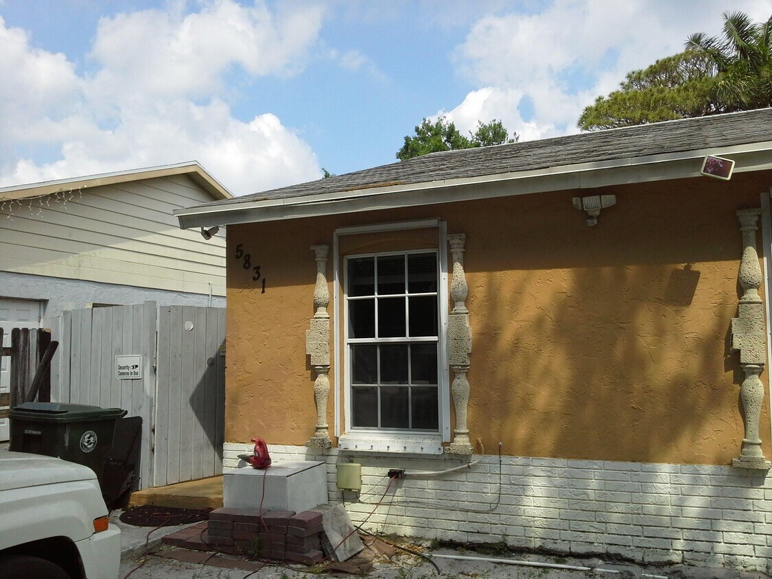5831 S 38th St, Greenacres, FL 33463 House Rental in Greenacres, FL
