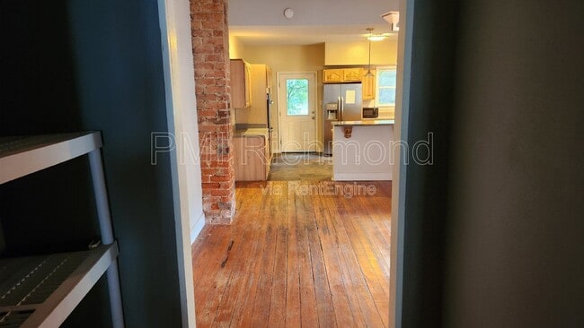 Building Photo - 411 S Laurel St