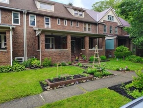 Building Photo - 755 Napier Ave