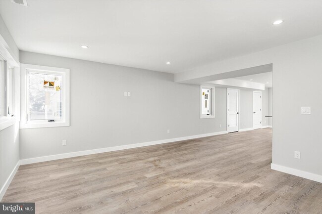 Foto del edificio - 92 Pennwood Dr