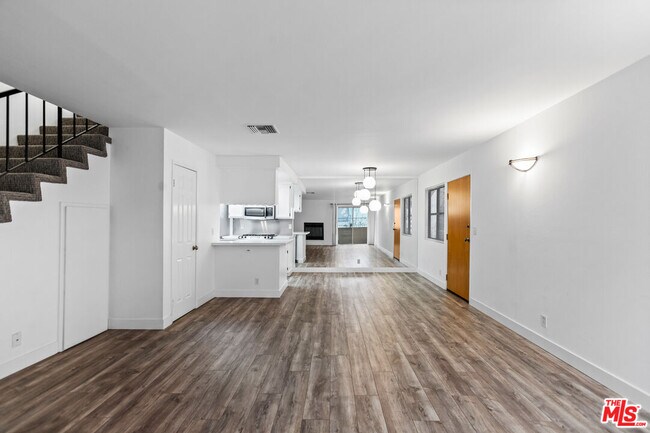 Foto del edificio - 1040 N Gardner St
