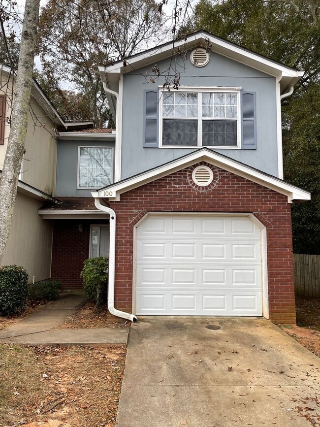 Building Photo - 100 Woodmere Dr