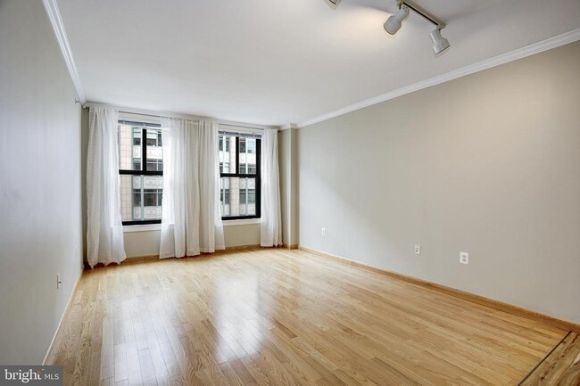 Building Photo - 631 D St SW