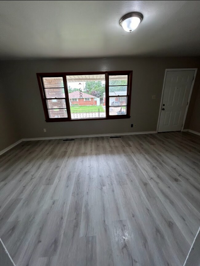Foto del edificio - Charming 4 Bed 1 Bath Home