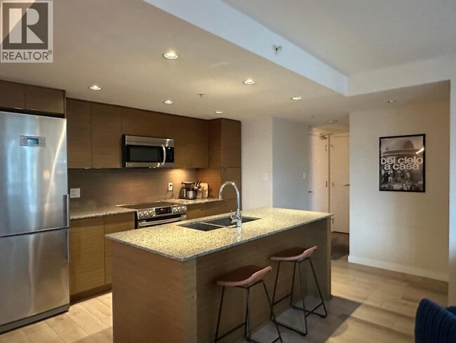 Photo du bâtiment - 135 E 17th Ave