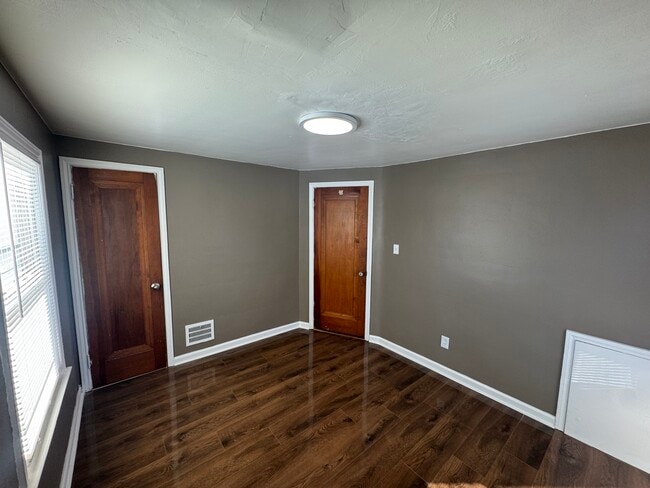 Building Photo - 9200 Evergreen Ave