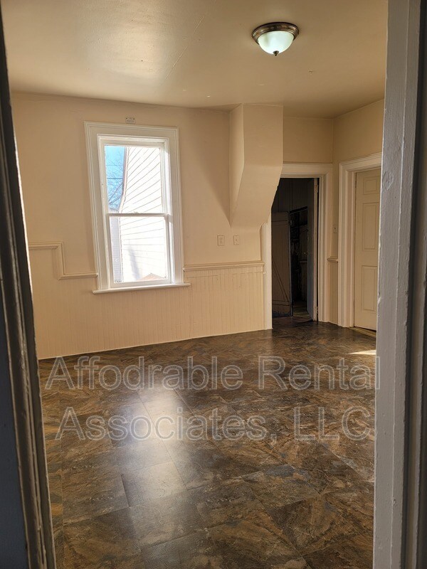 Building Photo - 1309 S 15th St
