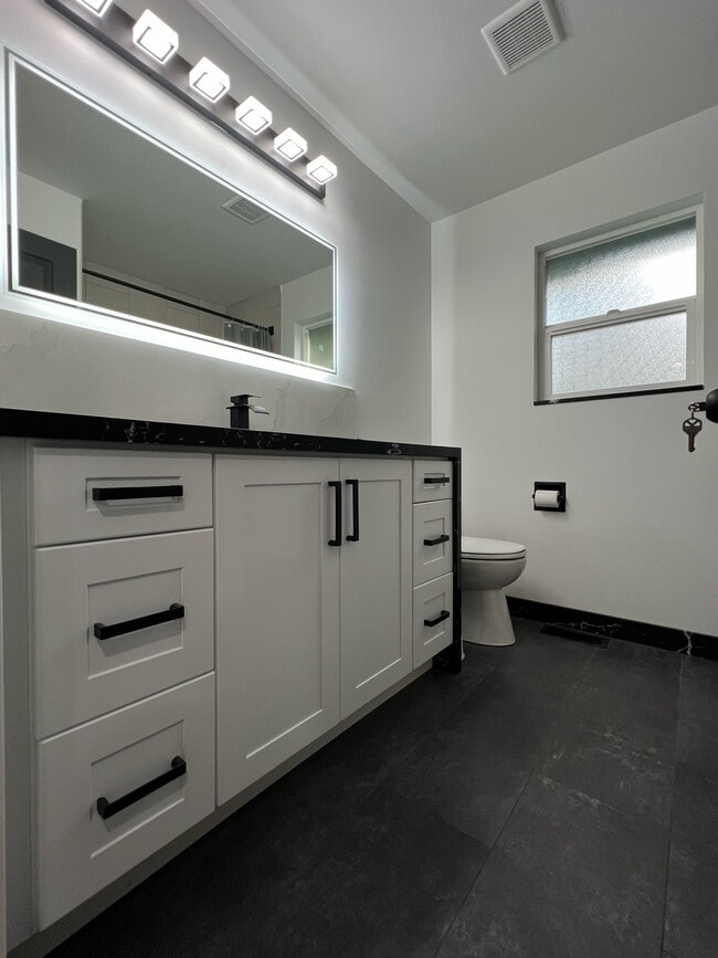 Foto del edificio - 12627 Beacon Ave S